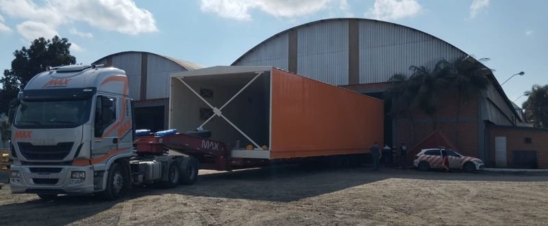 Transporte de módulo metálico de grande porte
